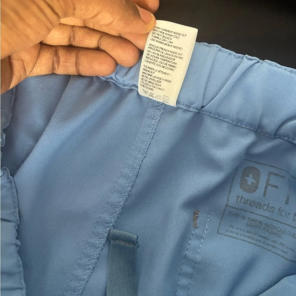 FIGS Men's #PM5900 Tela Cargo Scrub Pants Blue size Large Nurse Doctor